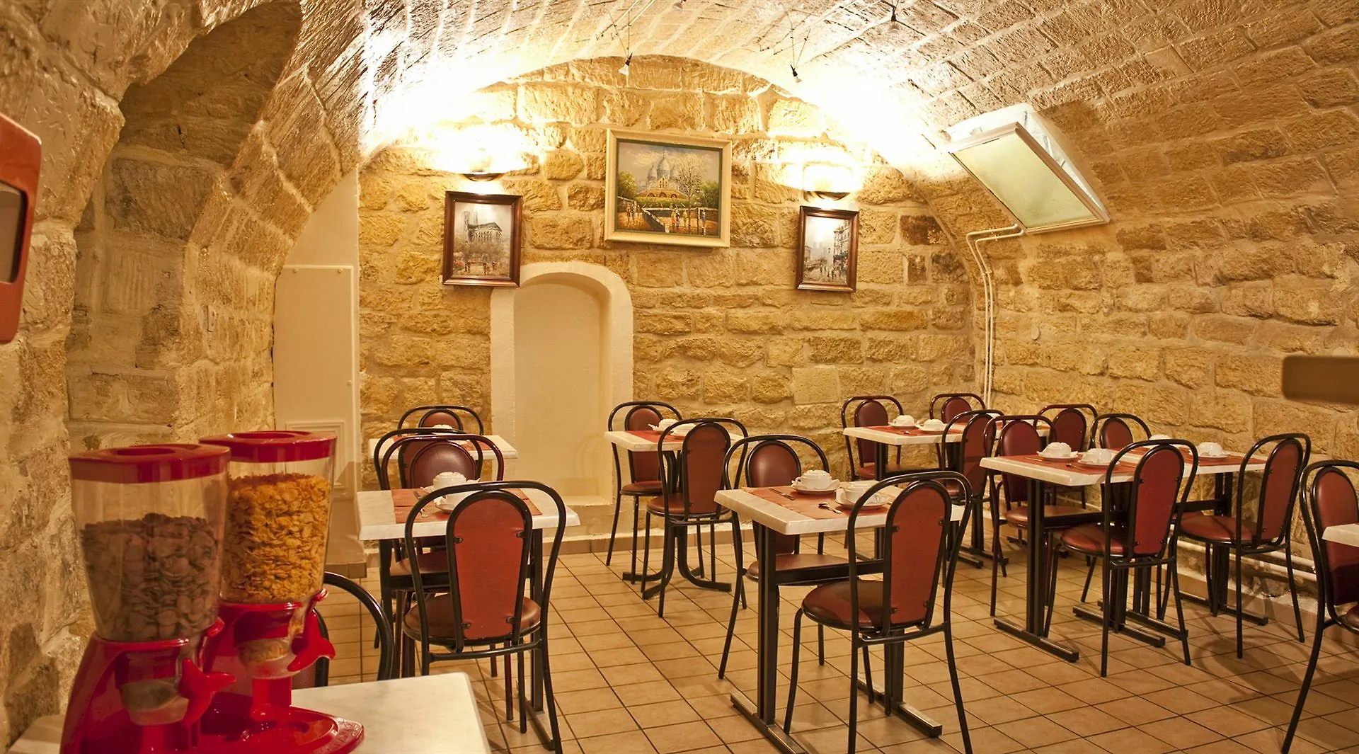 De Montmartre Hotel 3*