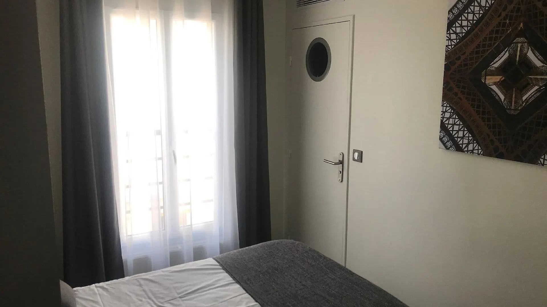 De Montmartre 3* פריז