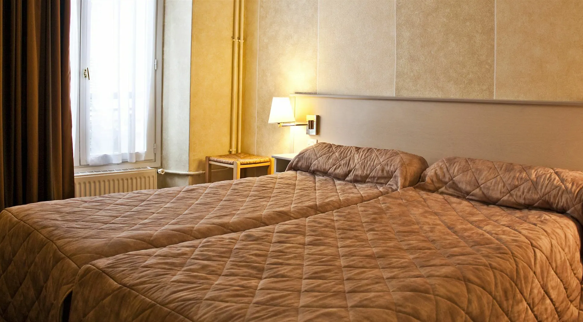 מלון De Montmartre 3*
